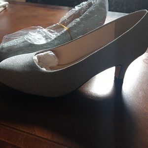Womens pumps